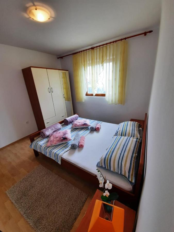 Anita Apartment Vir Luaran gambar