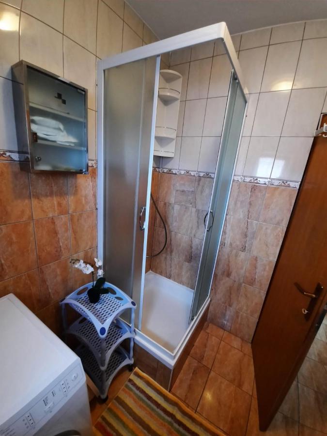 Anita Apartment Vir Luaran gambar